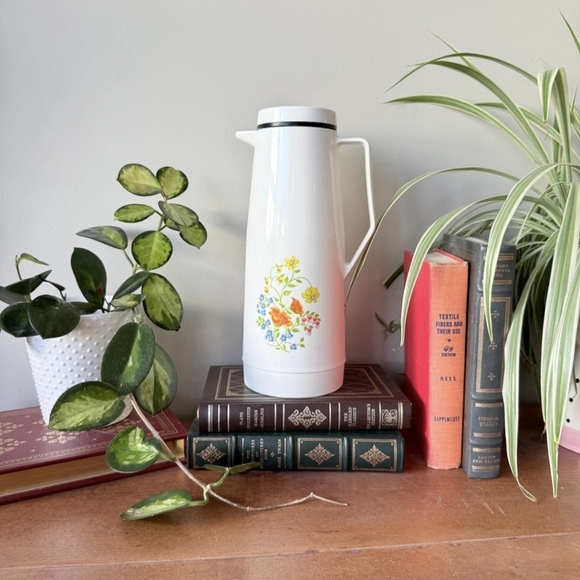 Vintage 1970 Thermos Carafe With Floral Design - Picture 7 of 7